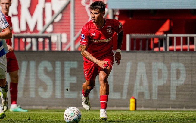 Mees Hilgers saat membela FC Twente. [Instagram]